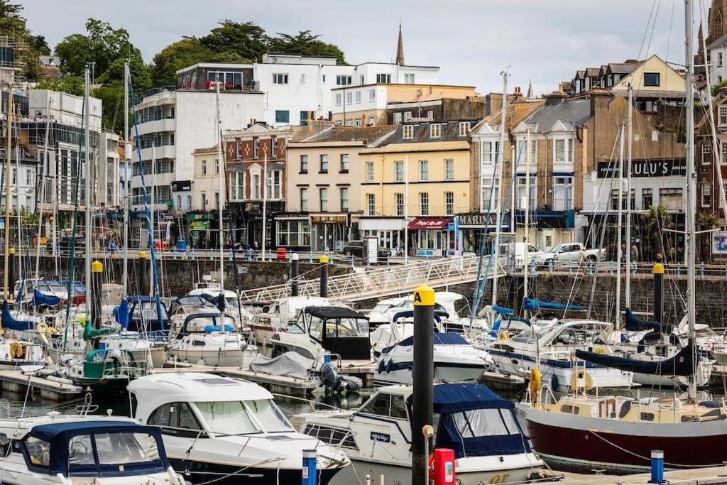 Blue Skies Apartment - Harbour Views Torquay Bagian luar foto