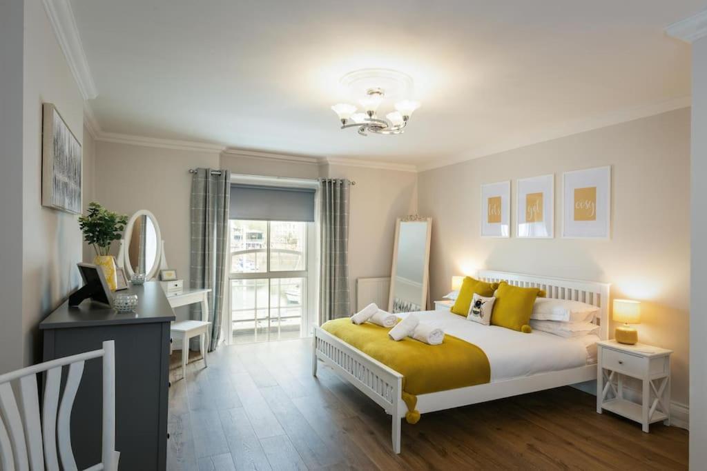 Blue Skies Apartment - Harbour Views Torquay Bagian luar foto