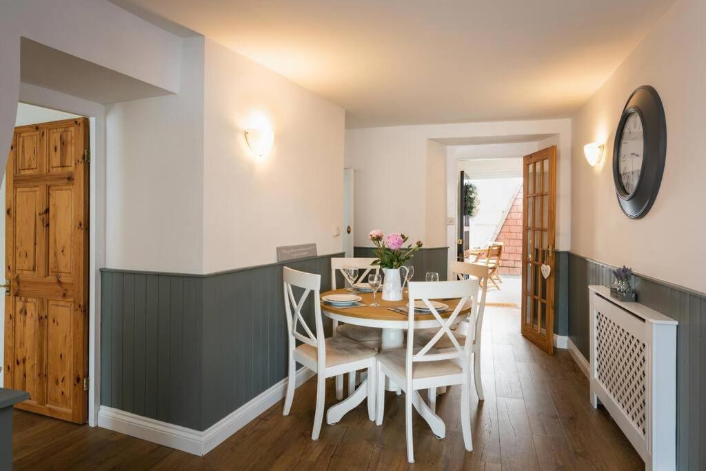 Blue Skies Apartment - Harbour Views Torquay Bagian luar foto