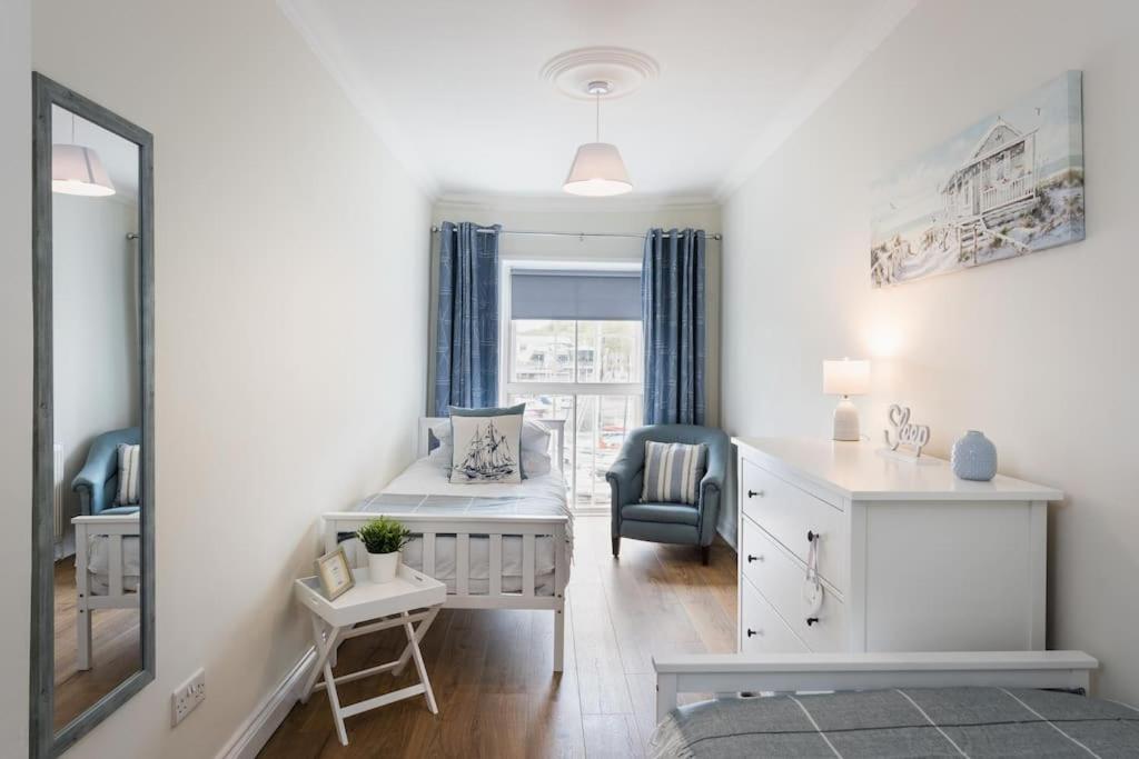 Blue Skies Apartment - Harbour Views Torquay Bagian luar foto